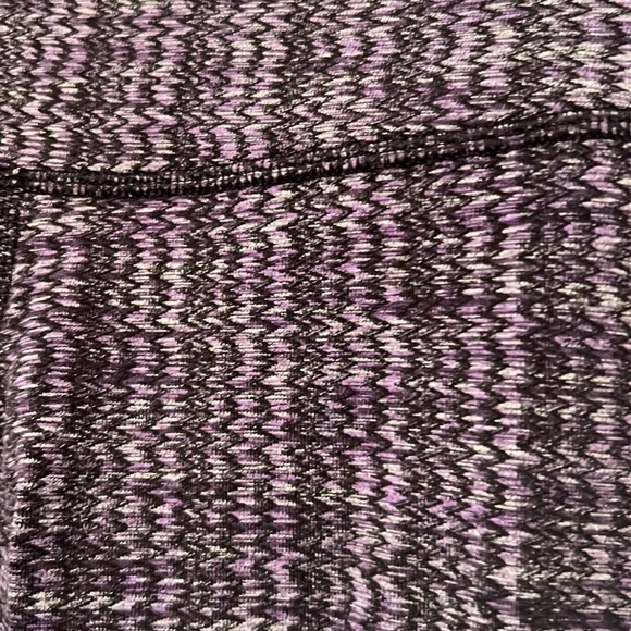 Lululemon  purple leggings sz 4 - Picture 3 of 6